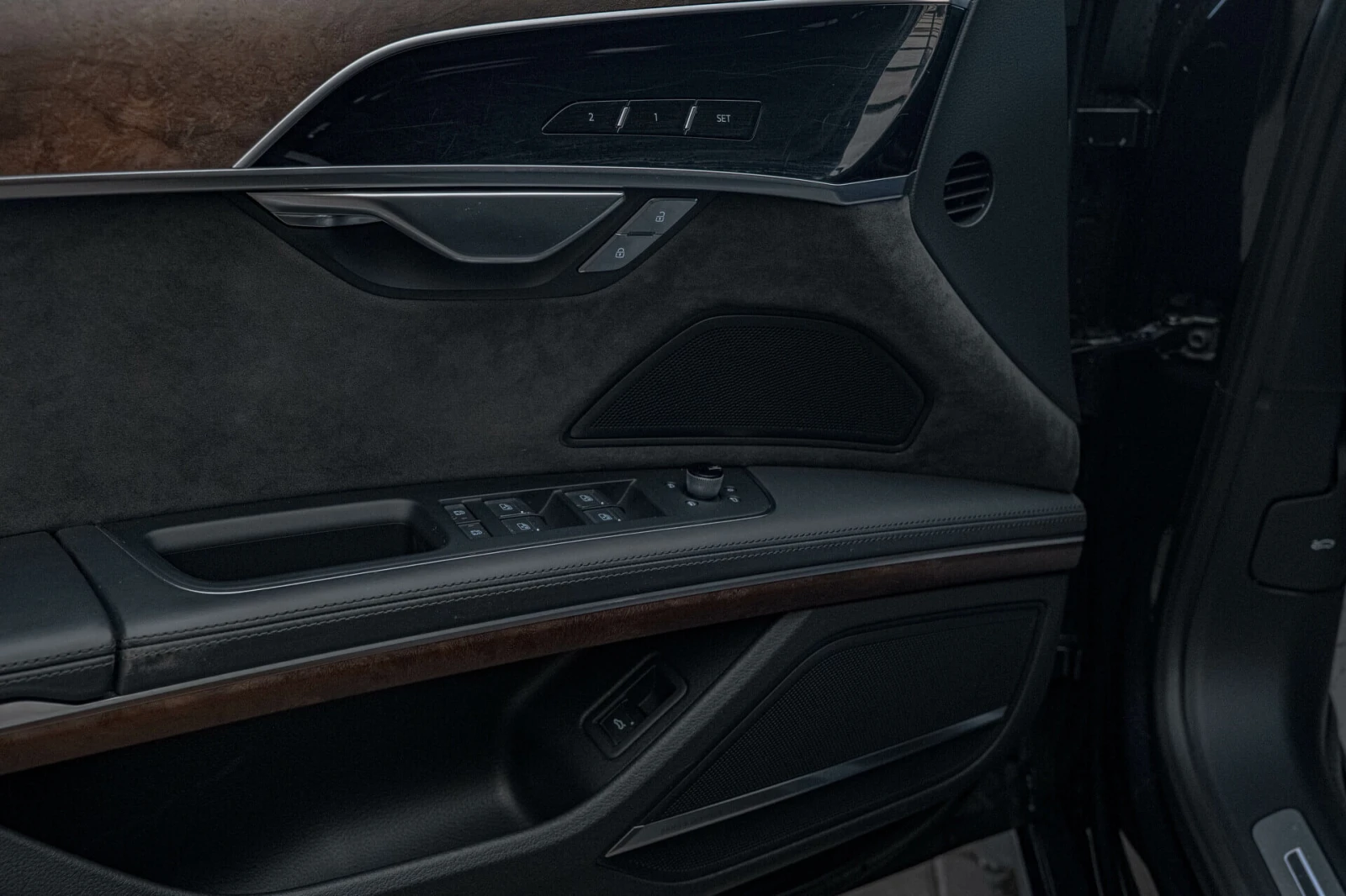 Audi A8 60TDI/Quattro/Камера360/Bang&Olufsen/Virtual/Ambie, снимка 12 - Автомобили и джипове - 55674329