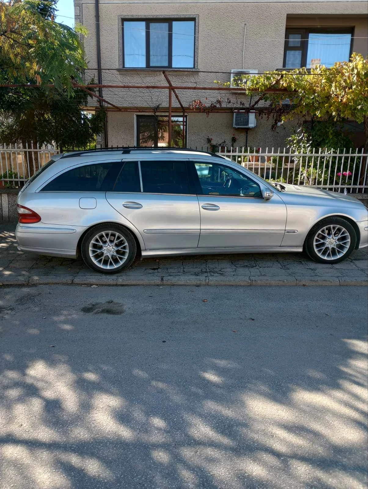 Mercedes-Benz E 270, снимка 7 - Автомобили и джипове - 56544132