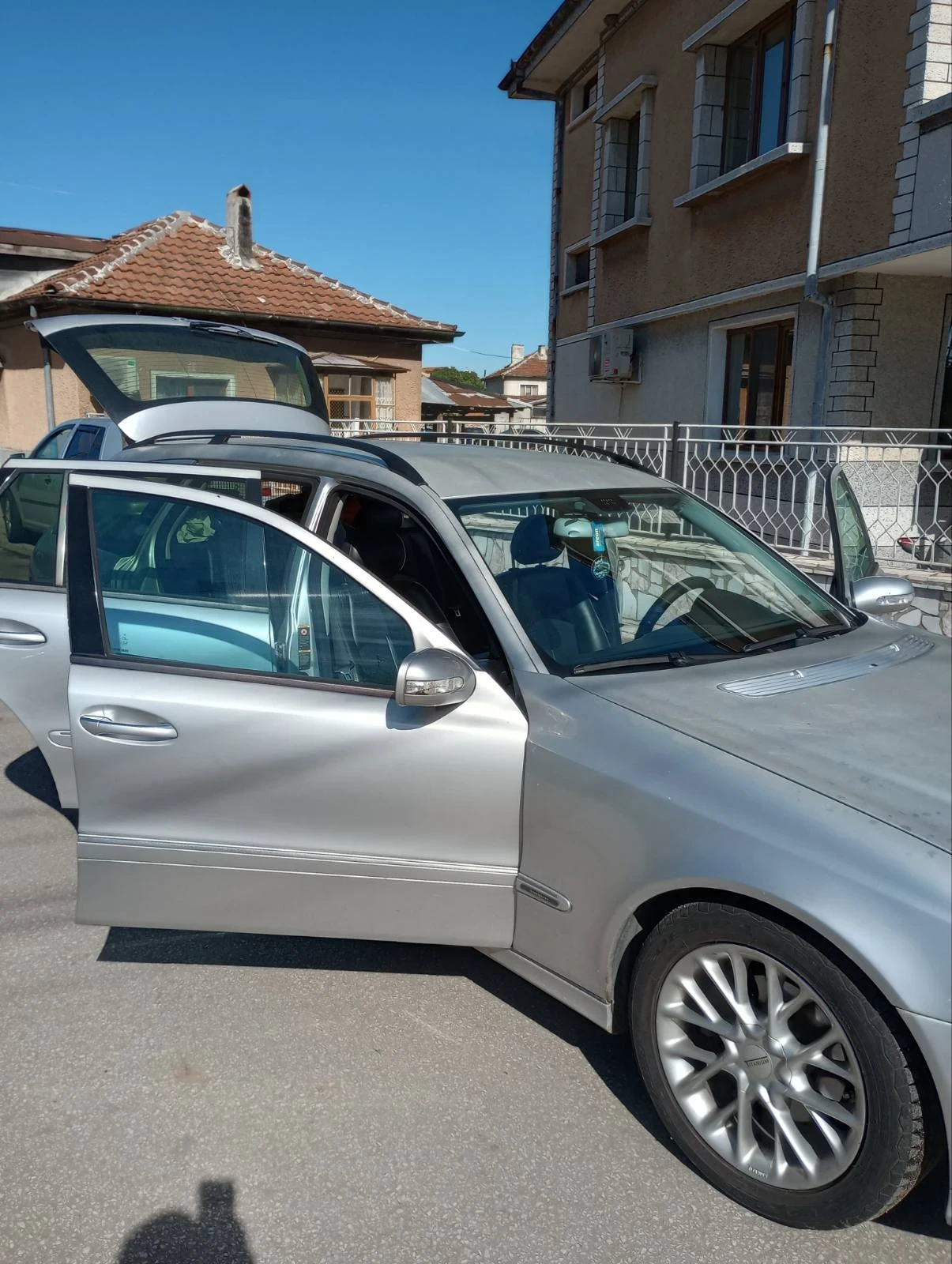 Mercedes-Benz E 270, снимка 5 - Автомобили и джипове - 56544132