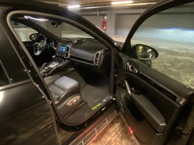 Porsche Cayenne Plug-in Hybrid Platinum Edition, снимка 9