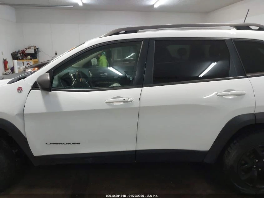 Jeep Cherokee 3.2L V-6 DOHC, 271HP 4X4 Drive - изображение 7