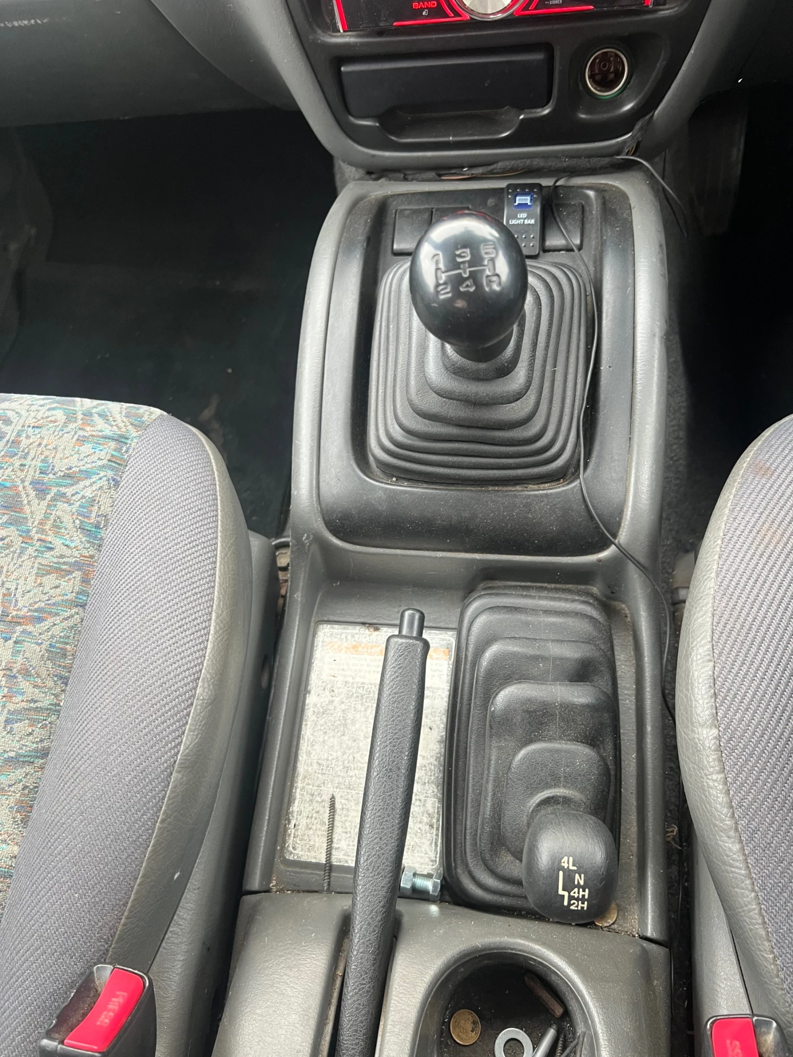 Suzuki Grand vitara Suzuki Grand Vitara 1.6 4x4 / Лебедка / + 5см лифт, снимка 12 - Автомобили и джипове - 53773187