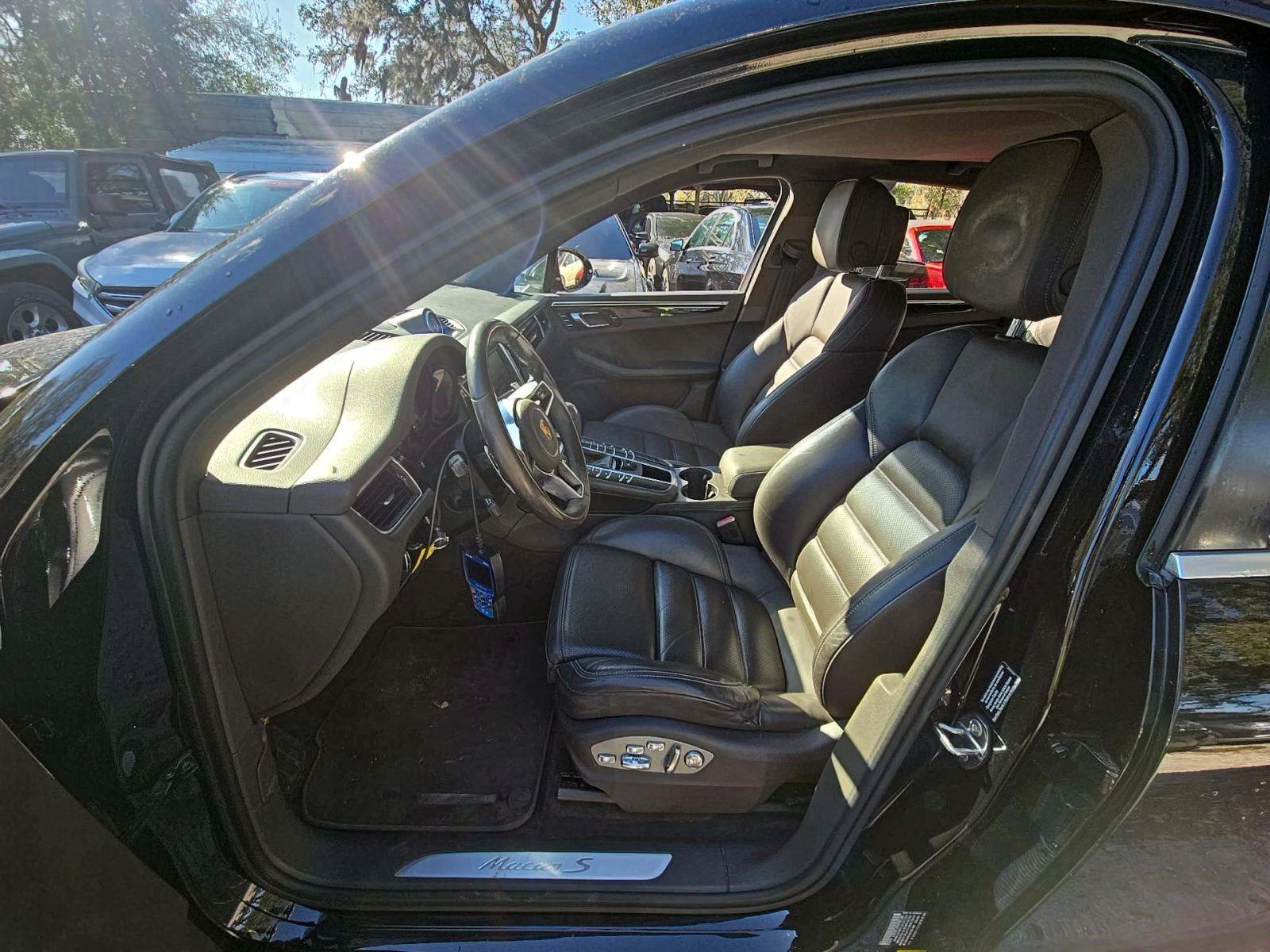 Porsche Macan S* PDK* ПОДГРЕВ* КАМЕРА* КЕЙЛЕС* LANE* ASSIST, снимка 5 - Автомобили и джипове - 53801100