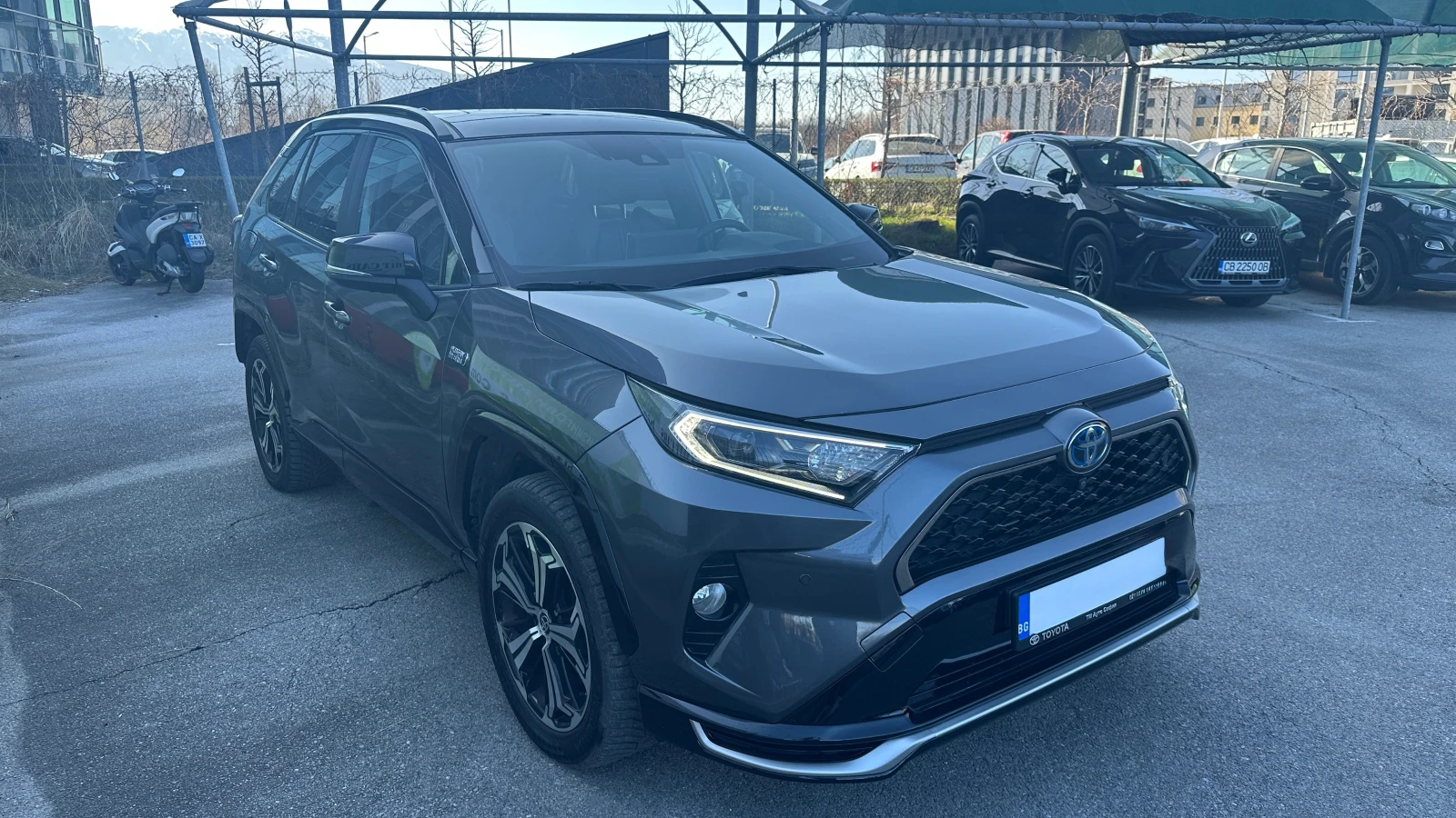 Toyota Rav4 2.5 Luxury Premium Bi-Tone PlugIn Hybrid 4x4, снимка 2 - Автомобили и джипове - 53830730