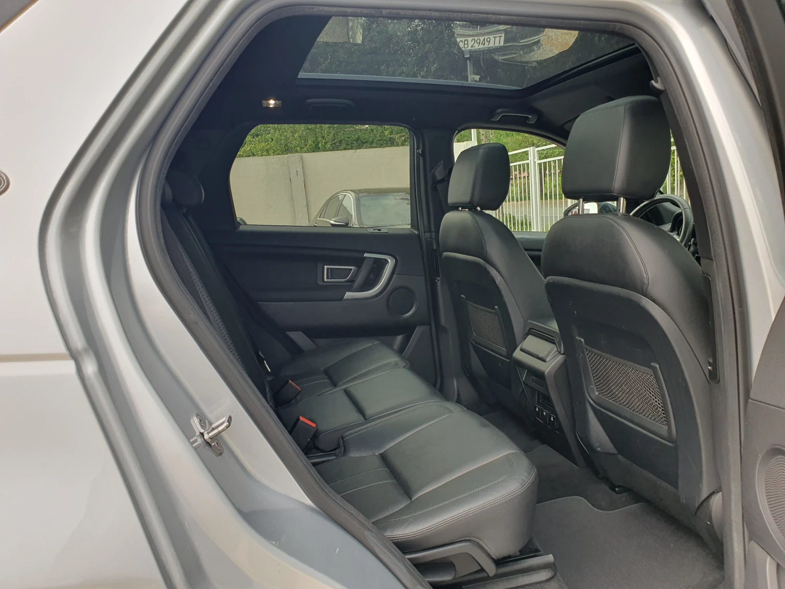 Land Rover Discovery Sport KOJA/PANORAMA/4X4/KAMERA/NAVI, снимка 13 - Автомобили и джипове - 54006087