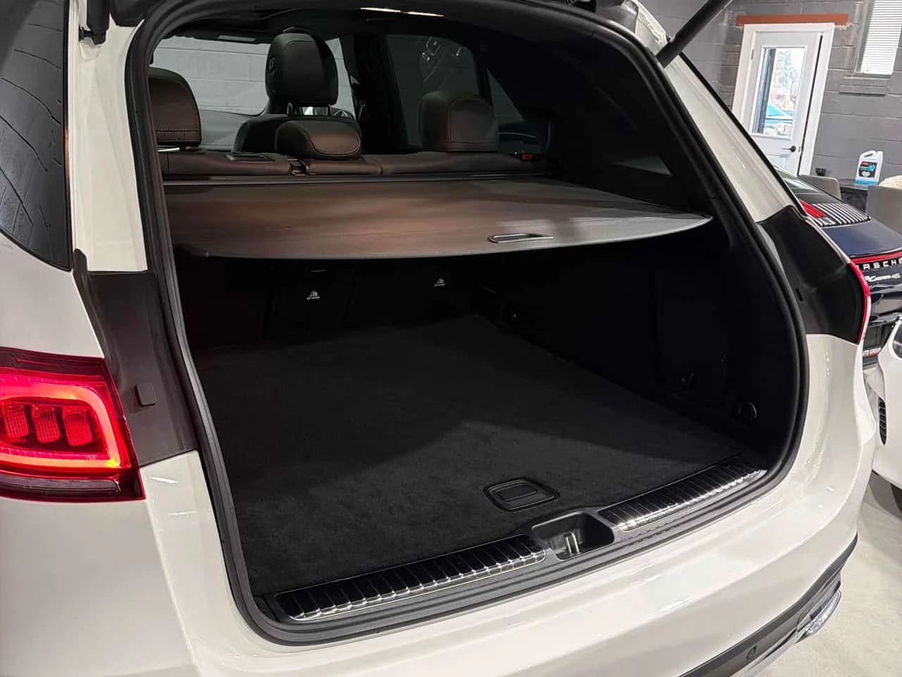 Mercedes-Benz GLE 350 * CARFAX * Дистроник * Burmester * Хед-ъп * , снимка 16 - Автомобили и джипове - 54014880