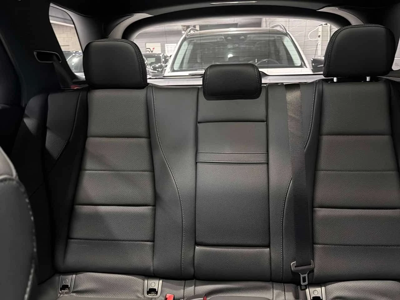 Mercedes-Benz GLE 350 * CARFAX * Дистроник * Burmester * Хед-ъп * , снимка 14 - Автомобили и джипове - 54014880