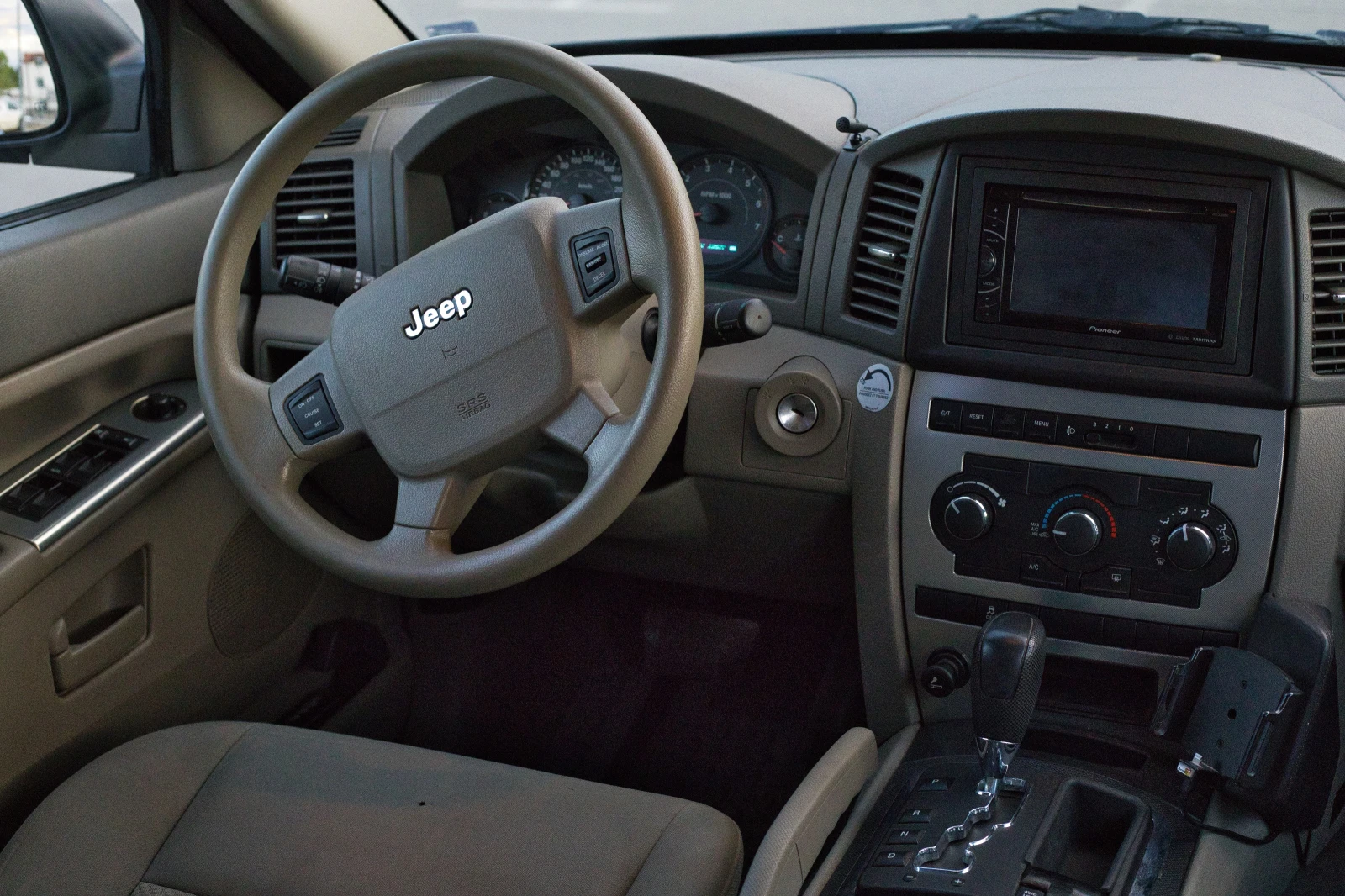 Jeep Grand cherokee 4.7 V8 , снимка 10 - Автомобили и джипове - 54102604