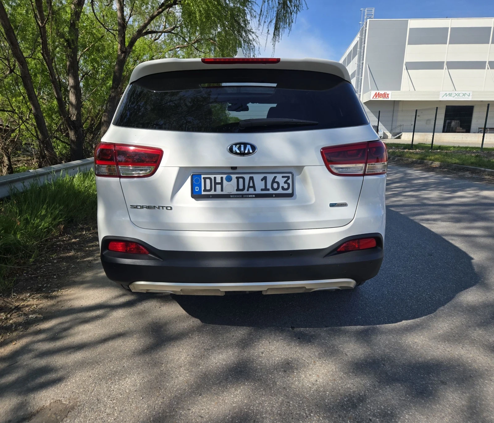 Kia Sorento FULL 2.2CRDI PLATINIUM 4x4 FACELIFT WAZE CARPLAY , снимка 7 - Автомобили и джипове - 54305180