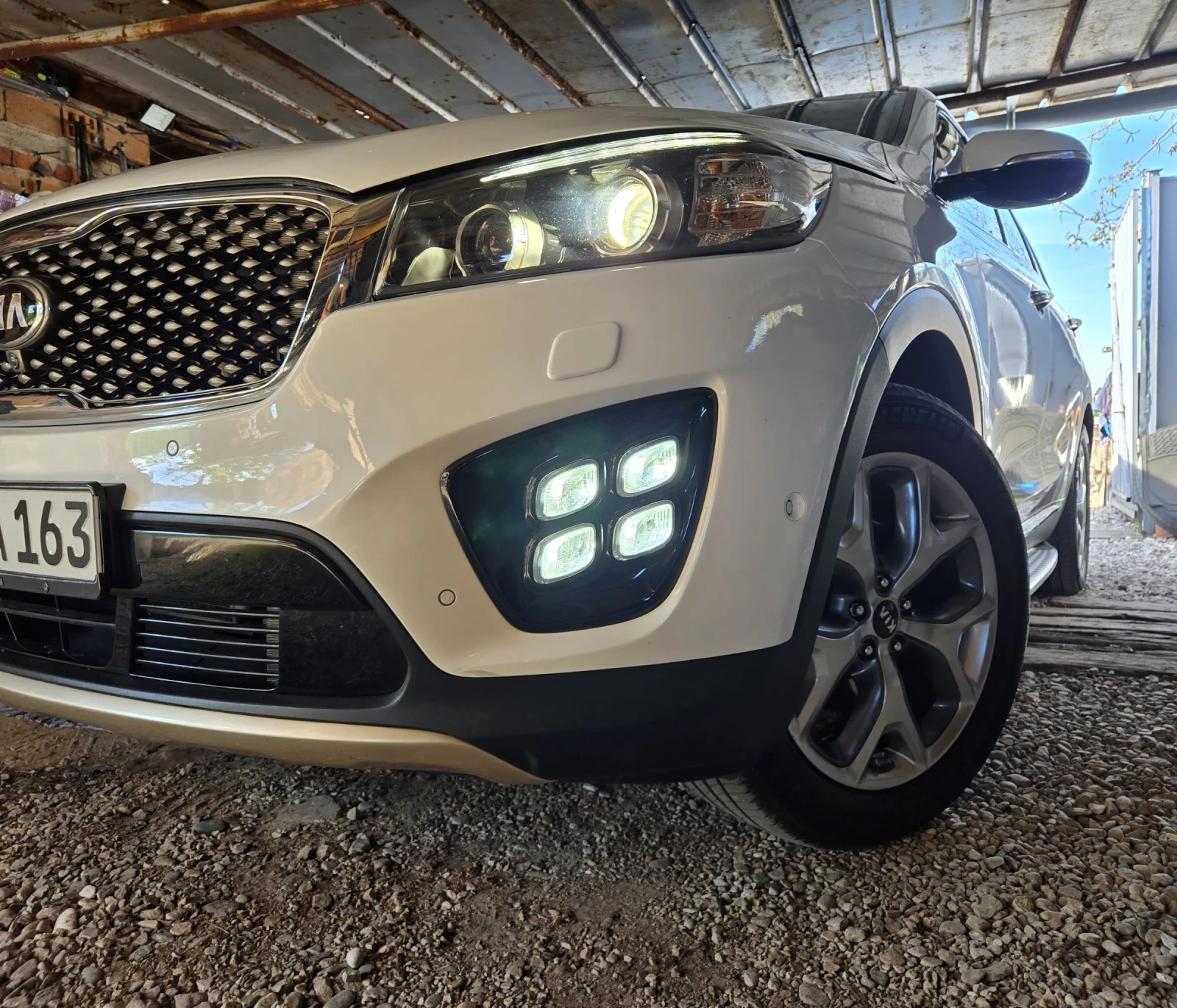 Kia Sorento FULL 2.2CRDI PLATINIUM 4x4 FACELIFT WAZE CARPLAY , снимка 14 - Автомобили и джипове - 54305180