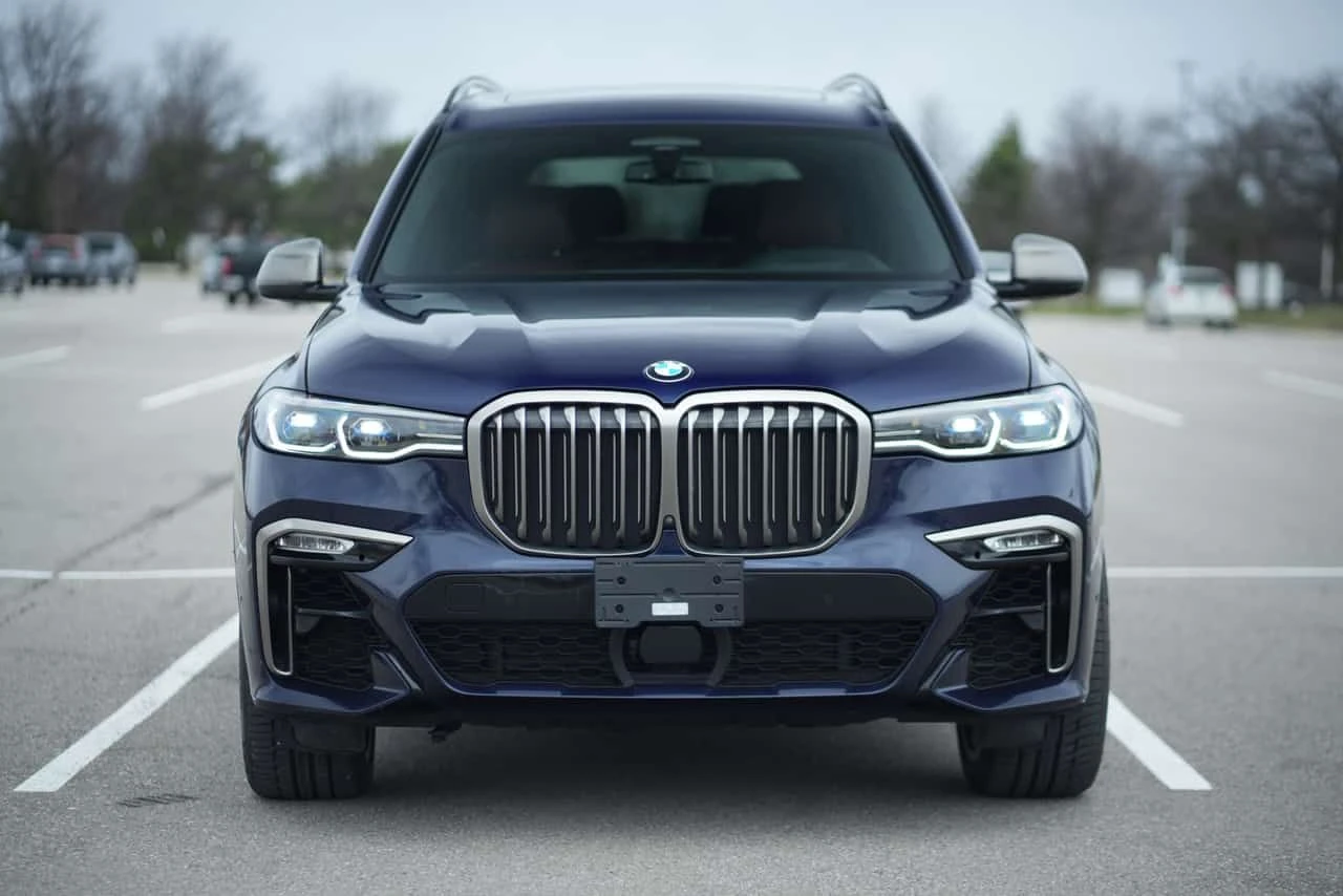 BMW X7 M50i| DISTRONIC| LASER| 360| SKY LOUNGE| SWAROVSKI, снимка 4 - Автомобили и джипове - 54597931