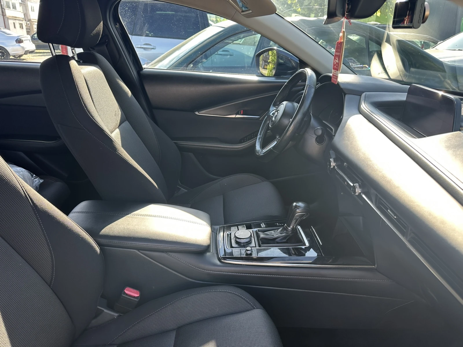 Mazda CX-30 първи собственик 37800 реални км, снимка 9 - Автомобили и джипове - 55093530