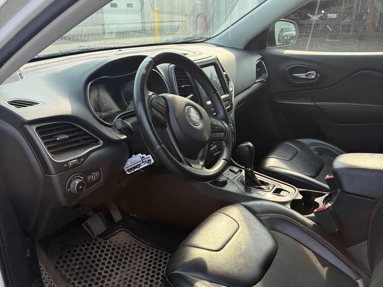 Jeep Cherokee Trailhawk | CARFAX | АВТОФИНАНСИРАНЕ, снимка 7 - Автомобили и джипове - 55631499