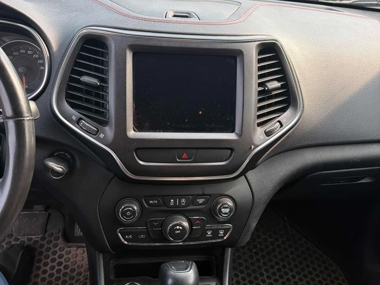 Jeep Cherokee Trailhawk | CARFAX | АВТОФИНАНСИРАНЕ, снимка 9 - Автомобили и джипове - 55631499