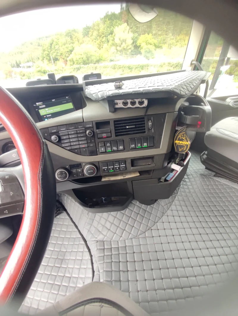 Volvo Fh, снимка 9 - Камиони - 52210970