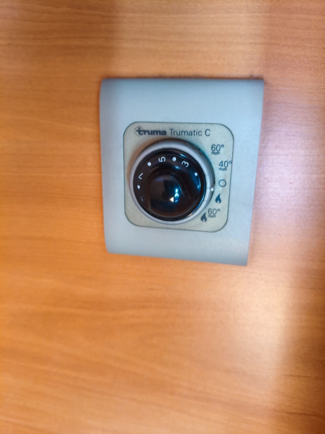 Кемпер Knaus R43, снимка 14 - Каравани и кемпери - 52636811