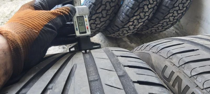 Гуми Летни 245/40R18, снимка 4 - Гуми и джанти - 33849513