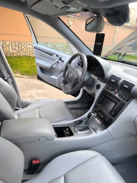 Mercedes-Benz C 320, снимка 9