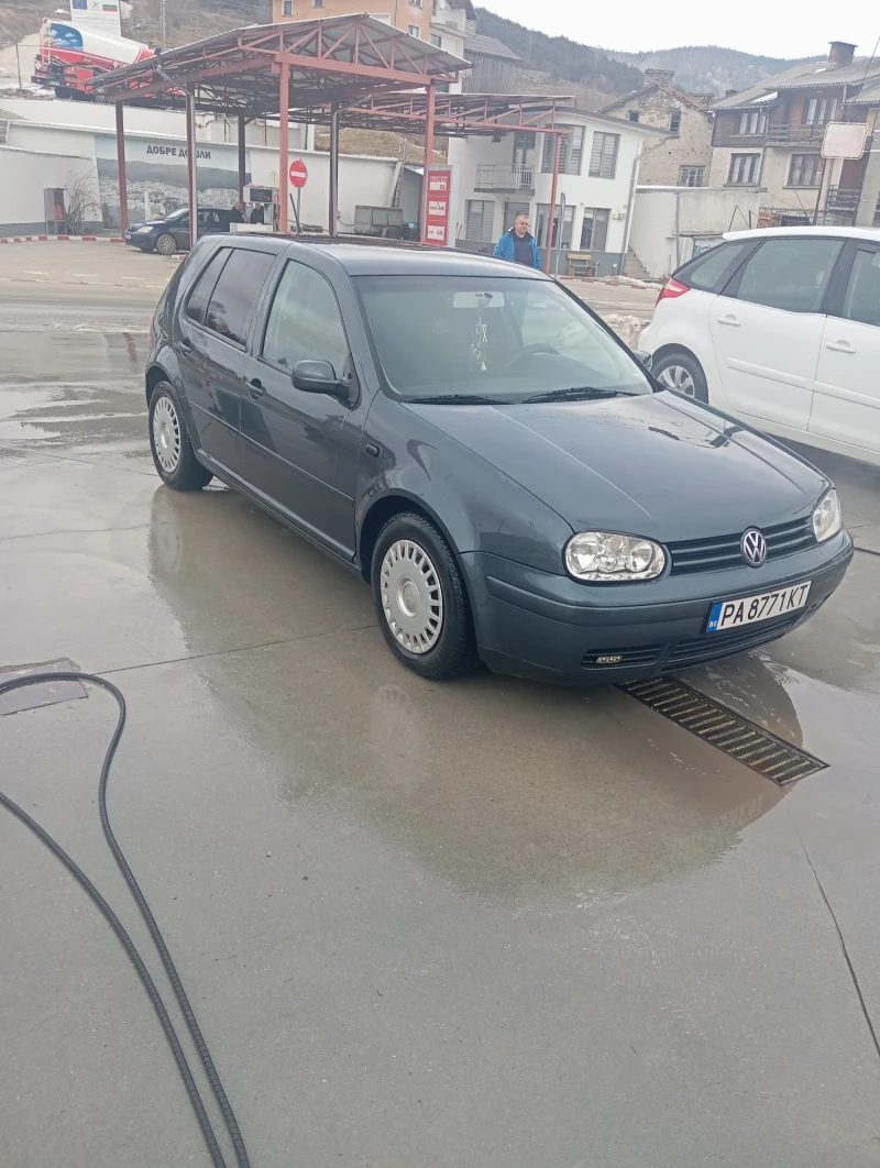 VW Golf, снимка 1 - Автомобили и джипове - 48603738