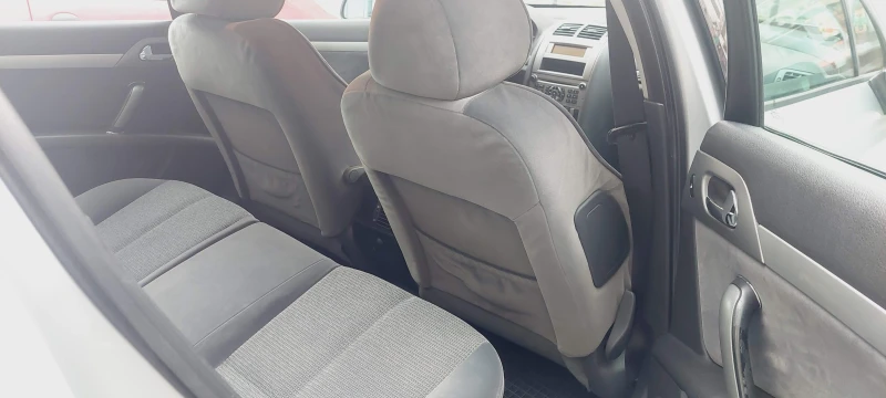 Peugeot 407 2hdi, снимка 11 - Автомобили и джипове - 49075908