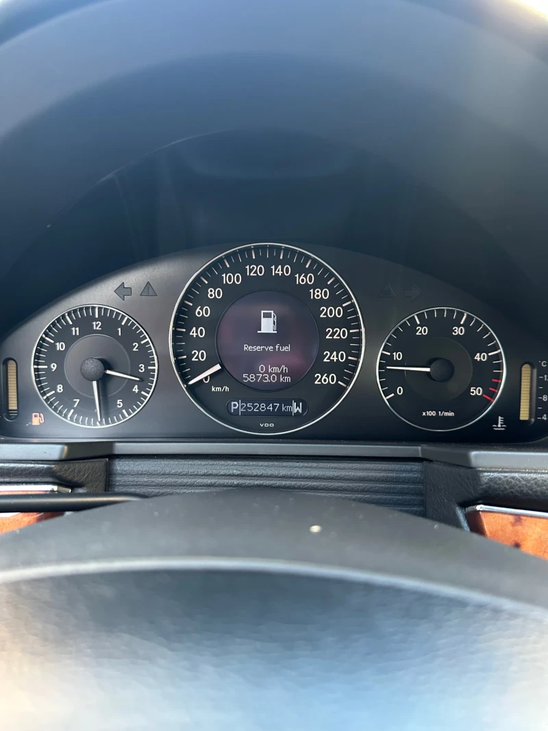 Mercedes-Benz E 320 N, снимка 12 - Автомобили и джипове - 52366297