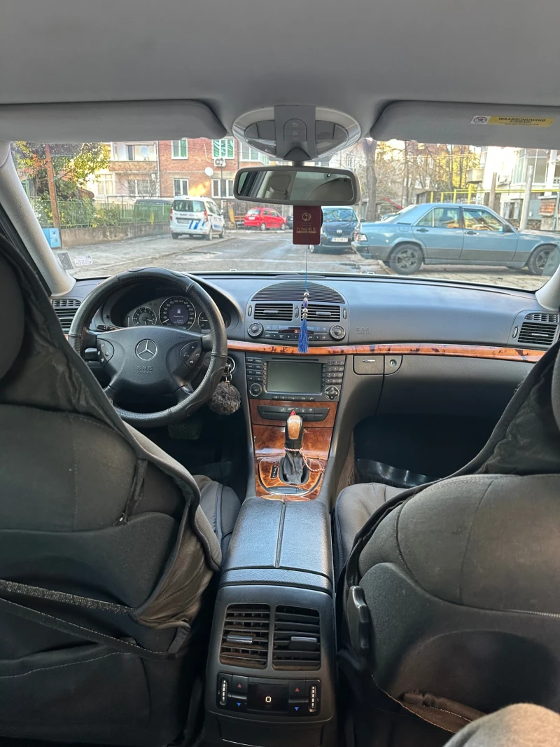 Mercedes-Benz E 320 N, снимка 4 - Автомобили и джипове - 52366297