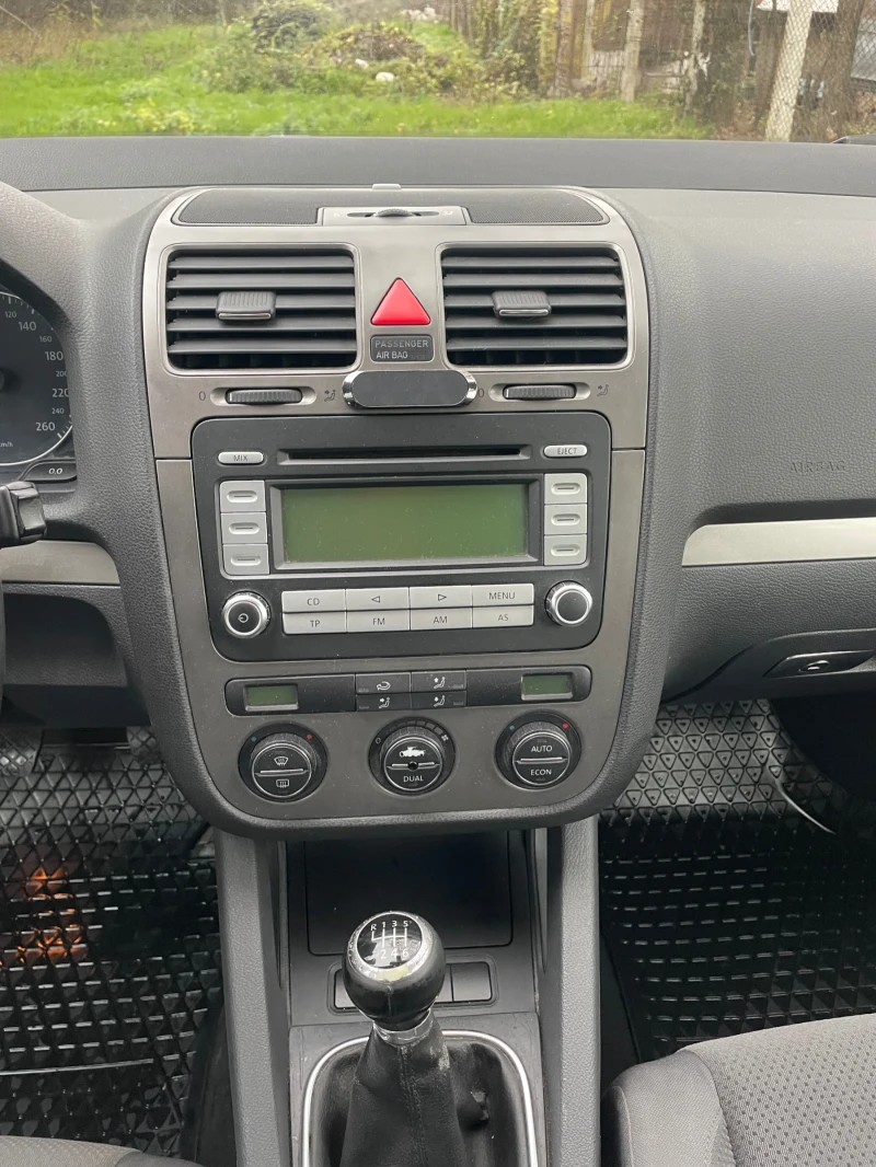 VW Golf, снимка 9 - Автомобили и джипове - 52926954