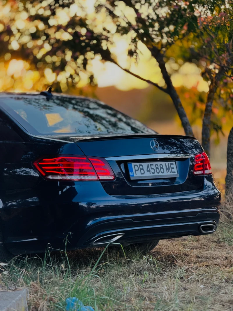 Mercedes-Benz E 220, снимка 5 - Автомобили и джипове - 52474573
