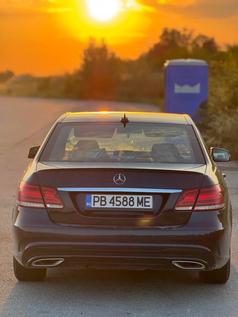 Mercedes-Benz E 220, снимка 6 - Автомобили и джипове - 52474573