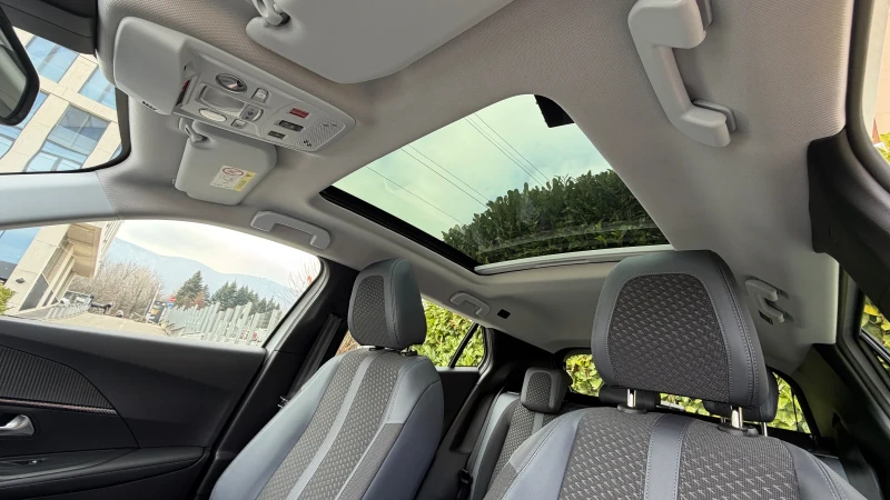 Peugeot 2008 ALLURE 22.000km, снимка 13 - Автомобили и джипове - 53237467