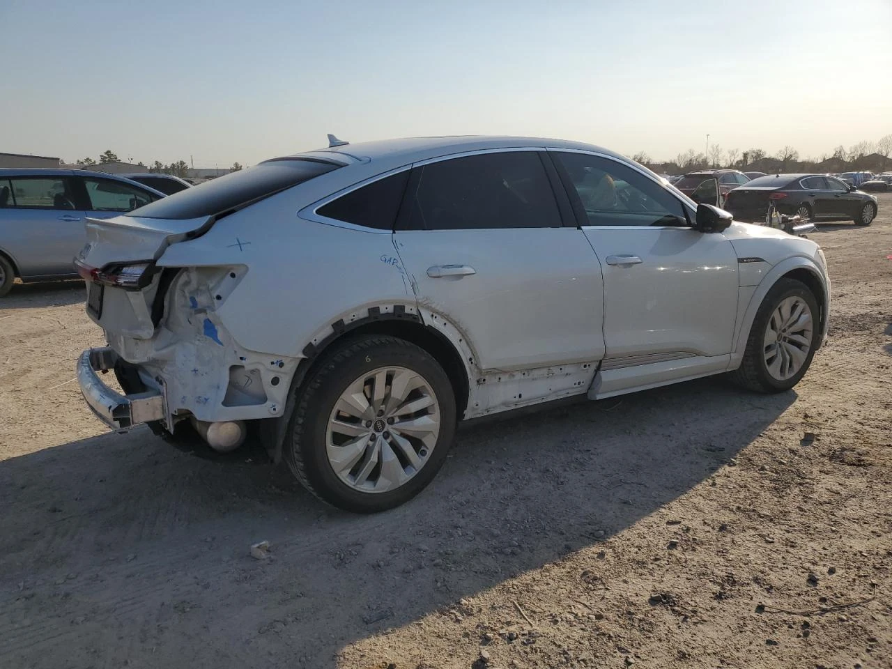 Audi E-Tron PRESTIGE S - изображение 5