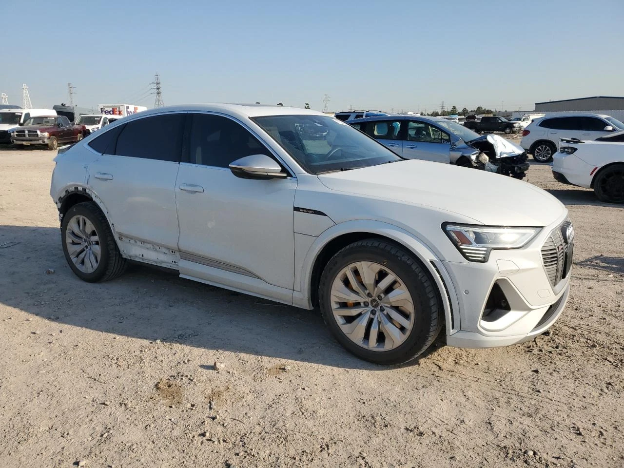 Audi E-Tron PRESTIGE S - изображение 2