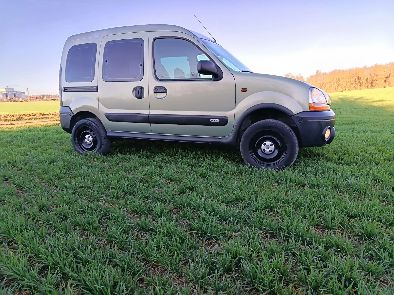 Renault Kangoo 1.6 газ/бензин 4х4, снимка 6 - Автомобили и джипове - 53752615