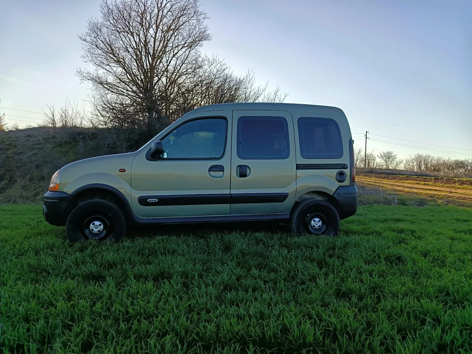 Renault Kangoo 1.6 газ/бензин 4х4, снимка 3 - Автомобили и джипове - 53752615