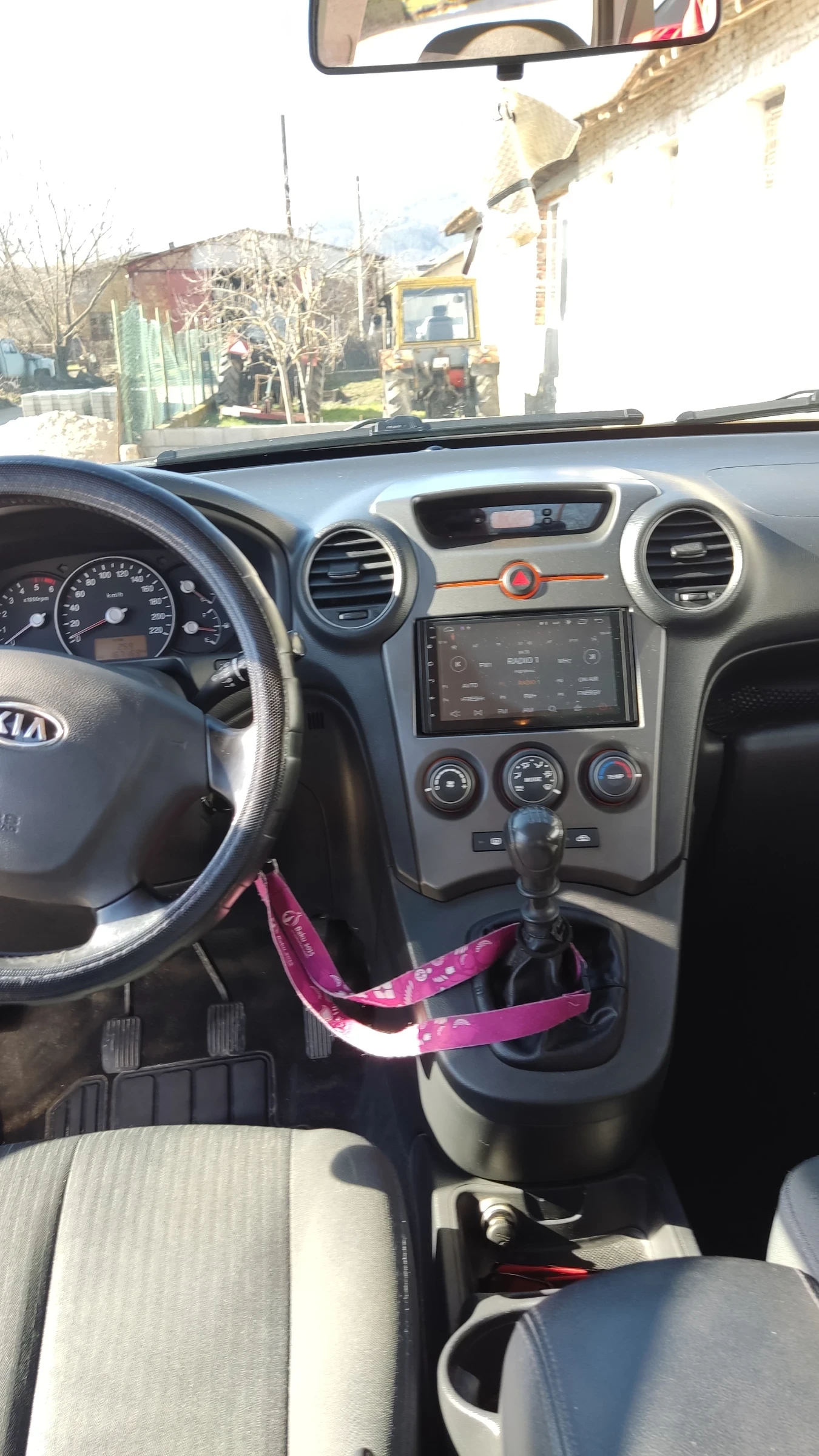 Kia Carens, снимка 7 - Автомобили и джипове - 53825198