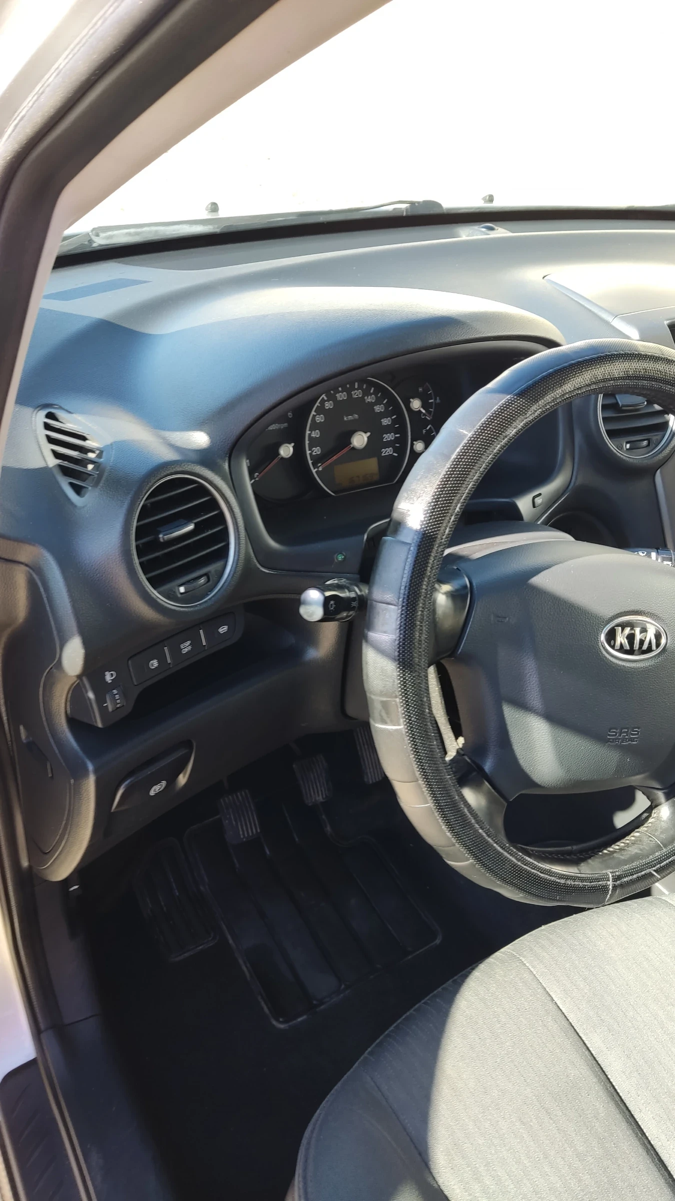 Kia Carens, снимка 9 - Автомобили и джипове - 53825198