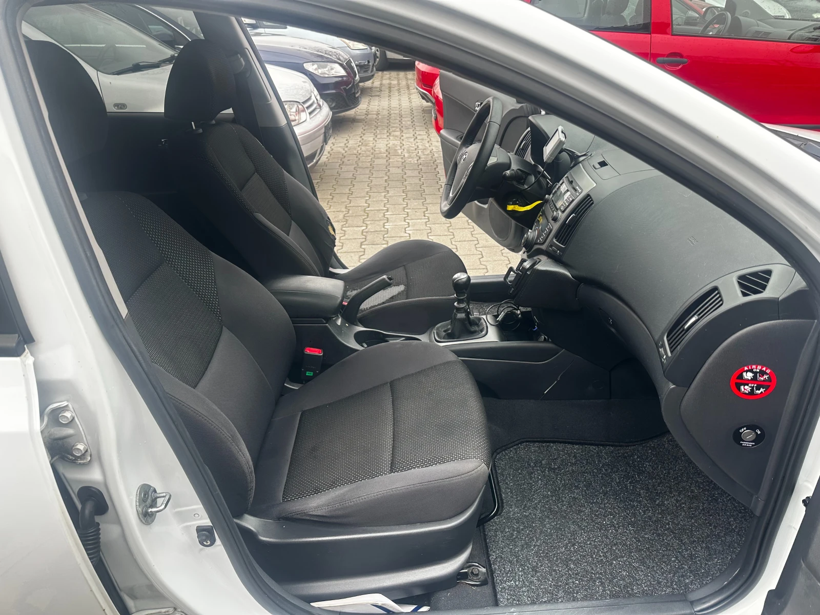 Hyundai I30 sport 2.0crdi 140к.с, снимка 11 - Автомобили и джипове - 53824465