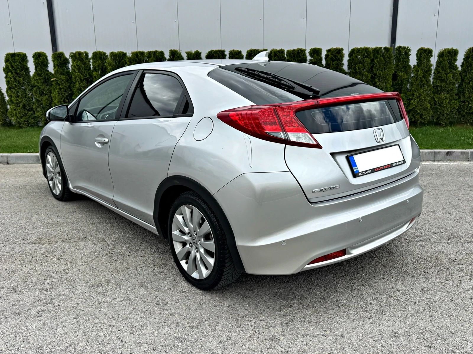 Honda Civic 2.2i-DTEC Камера/Регистриран/Обслужен!!!, снимка 5 - Автомобили и джипове - 54380573
