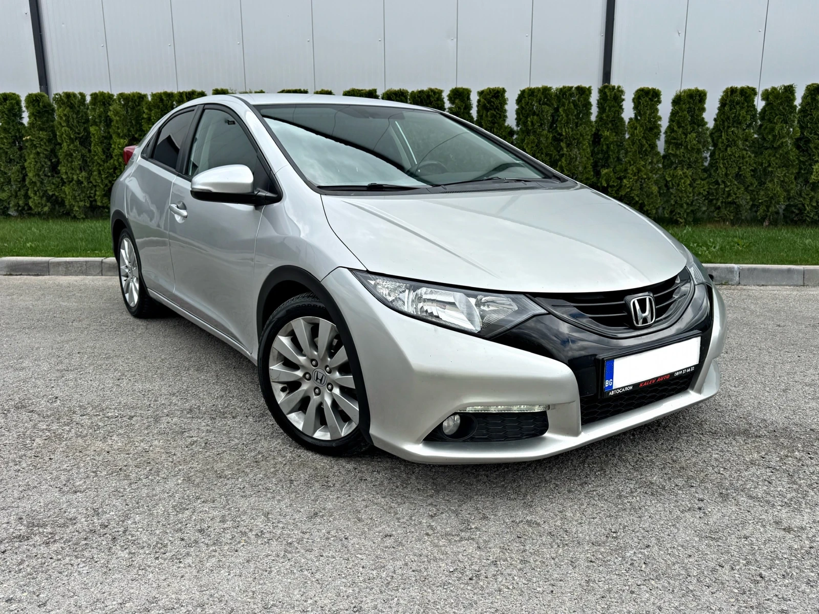 Honda Civic 2.2i-DTEC Камера/Регистриран/Обслужен!!!, снимка 3 - Автомобили и джипове - 54380573