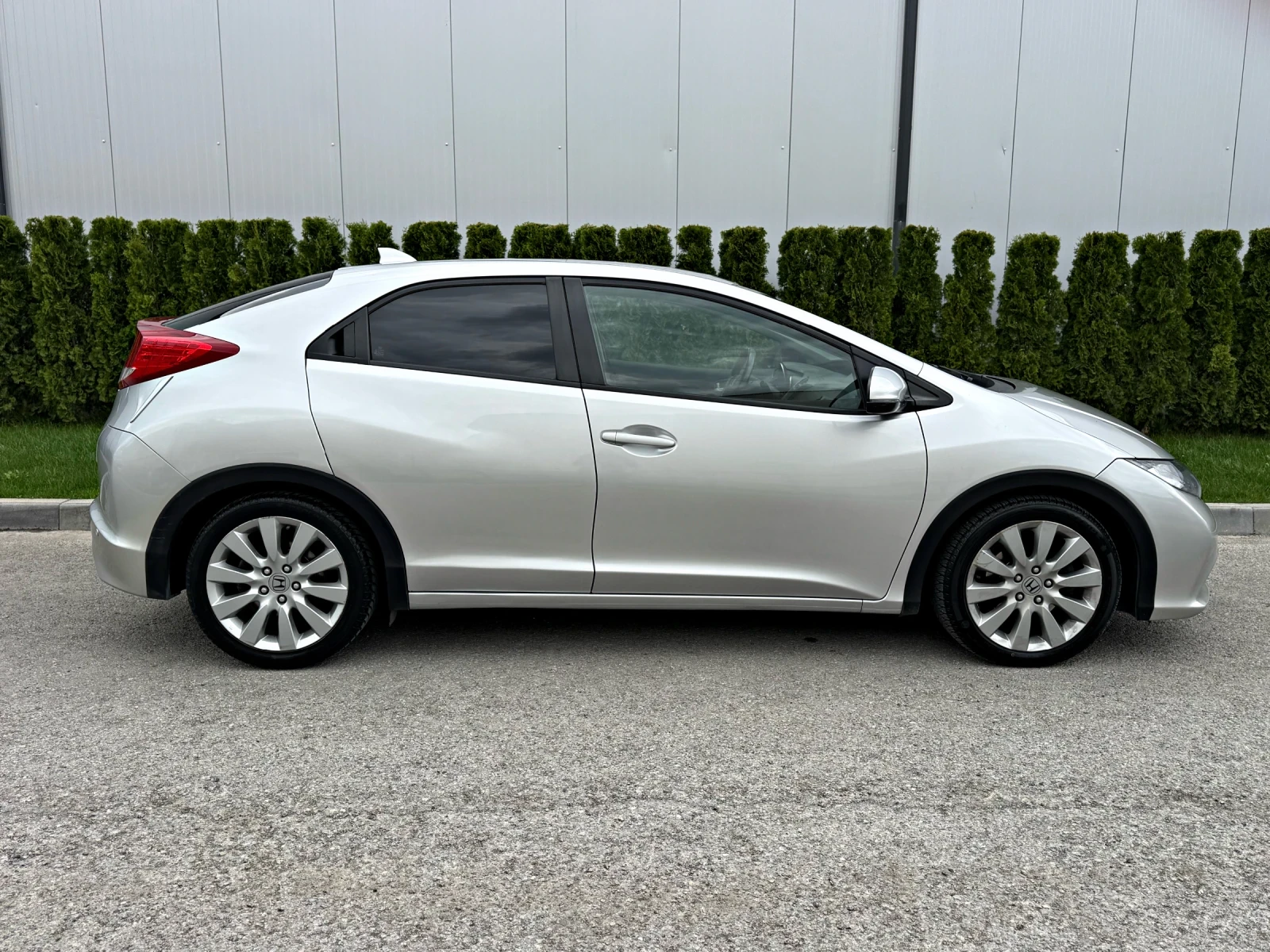 Honda Civic 2.2i-DTEC Камера/Регистриран/Обслужен!!!, снимка 8 - Автомобили и джипове - 54380573