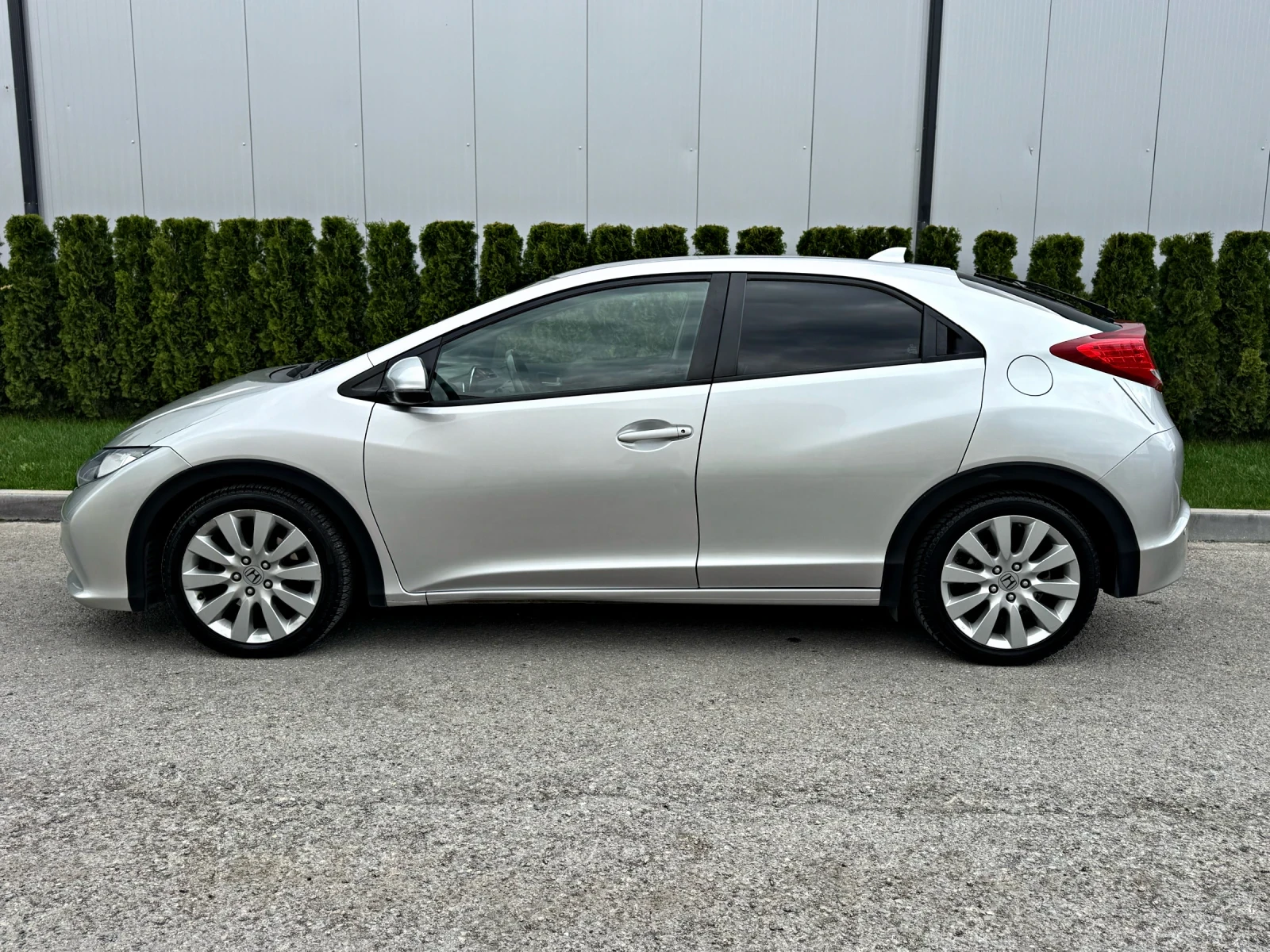 Honda Civic 2.2i-DTEC Камера/Регистриран/Обслужен!!!, снимка 4 - Автомобили и джипове - 54380573