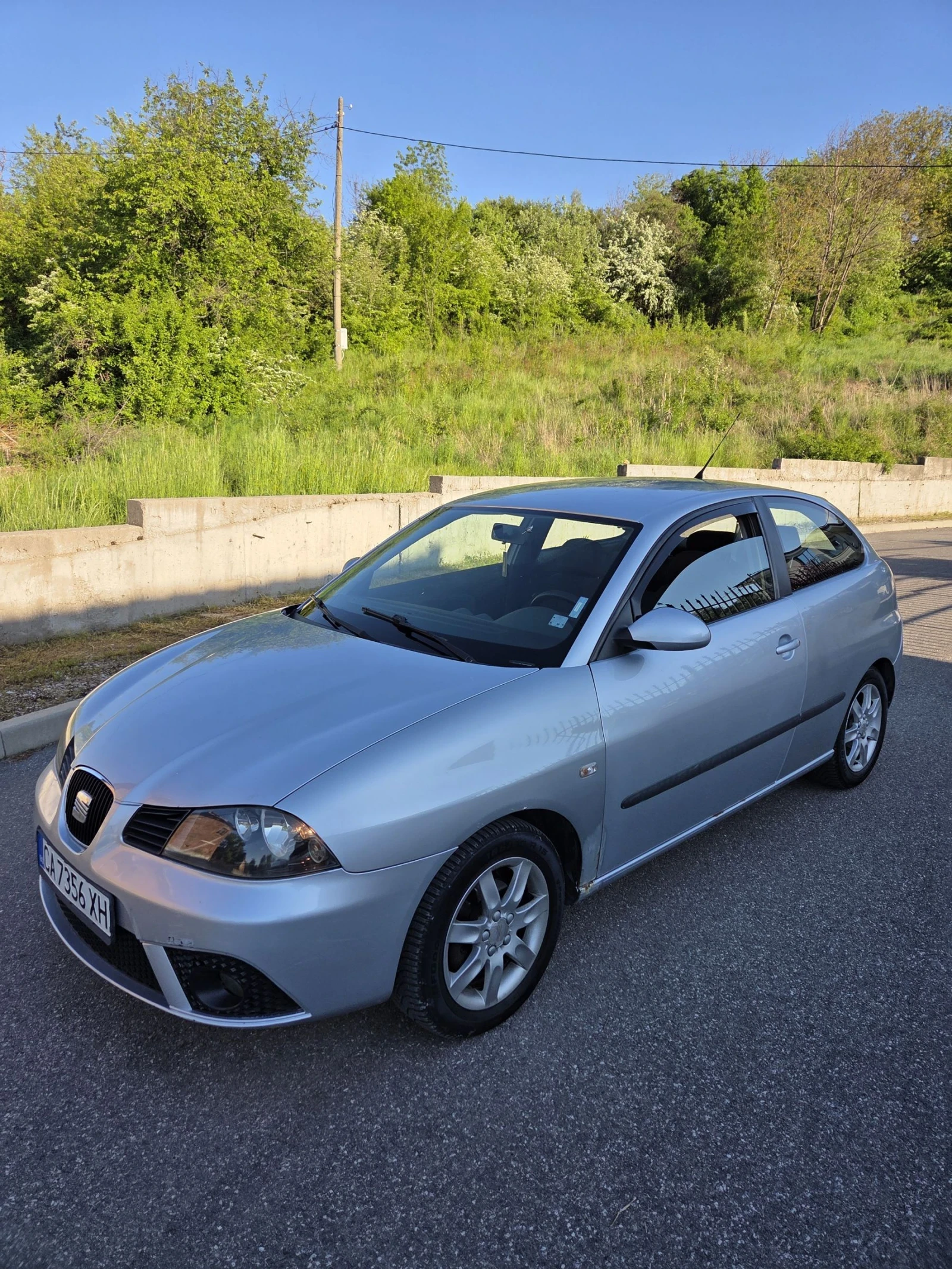 Seat Ibiza 1.4 газова уредба, снимка 5 - Автомобили и джипове - 54600643
