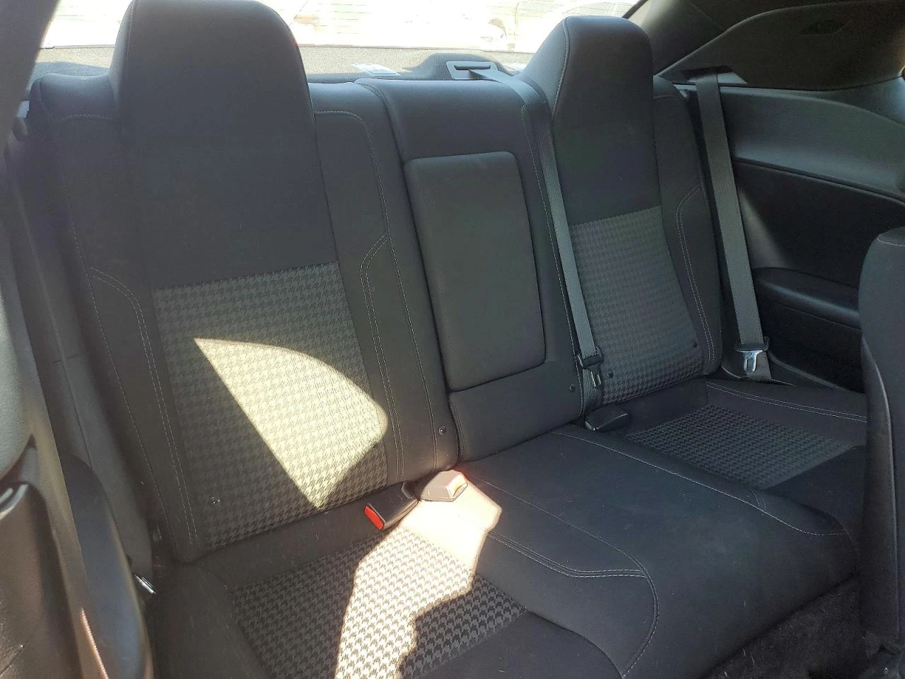 Dodge Challenger 3.6l Sxt, снимка 10 - Автомобили и джипове - 54882859