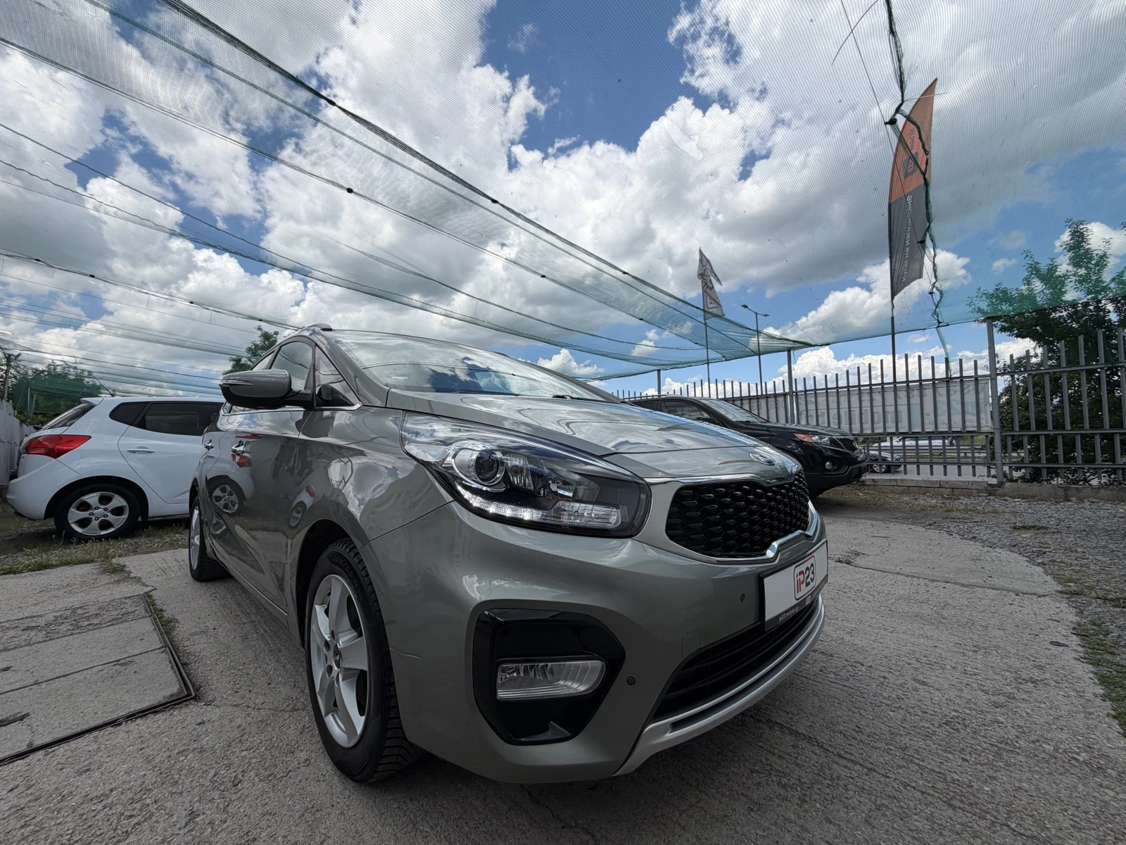 Kia Carens 1.6* БЕНЗИН* 2018год* FACELIFT* * * , снимка 8 - Автомобили и джипове - 54957364