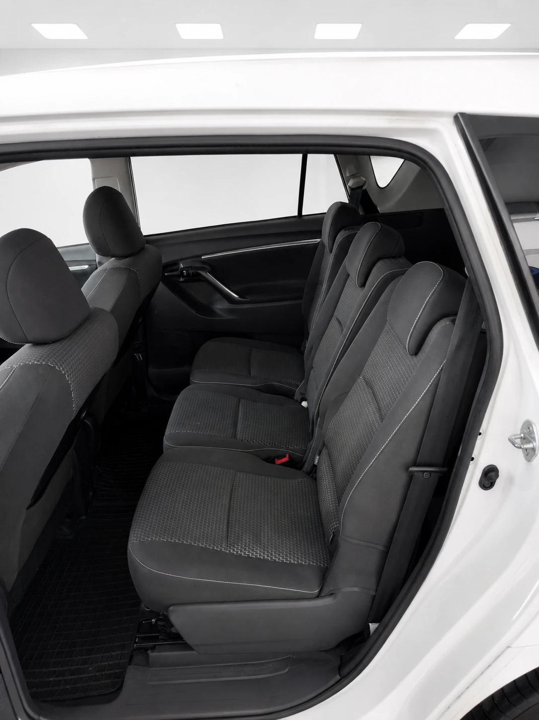 Toyota Verso, снимка 8 - Автомобили и джипове - 55069711