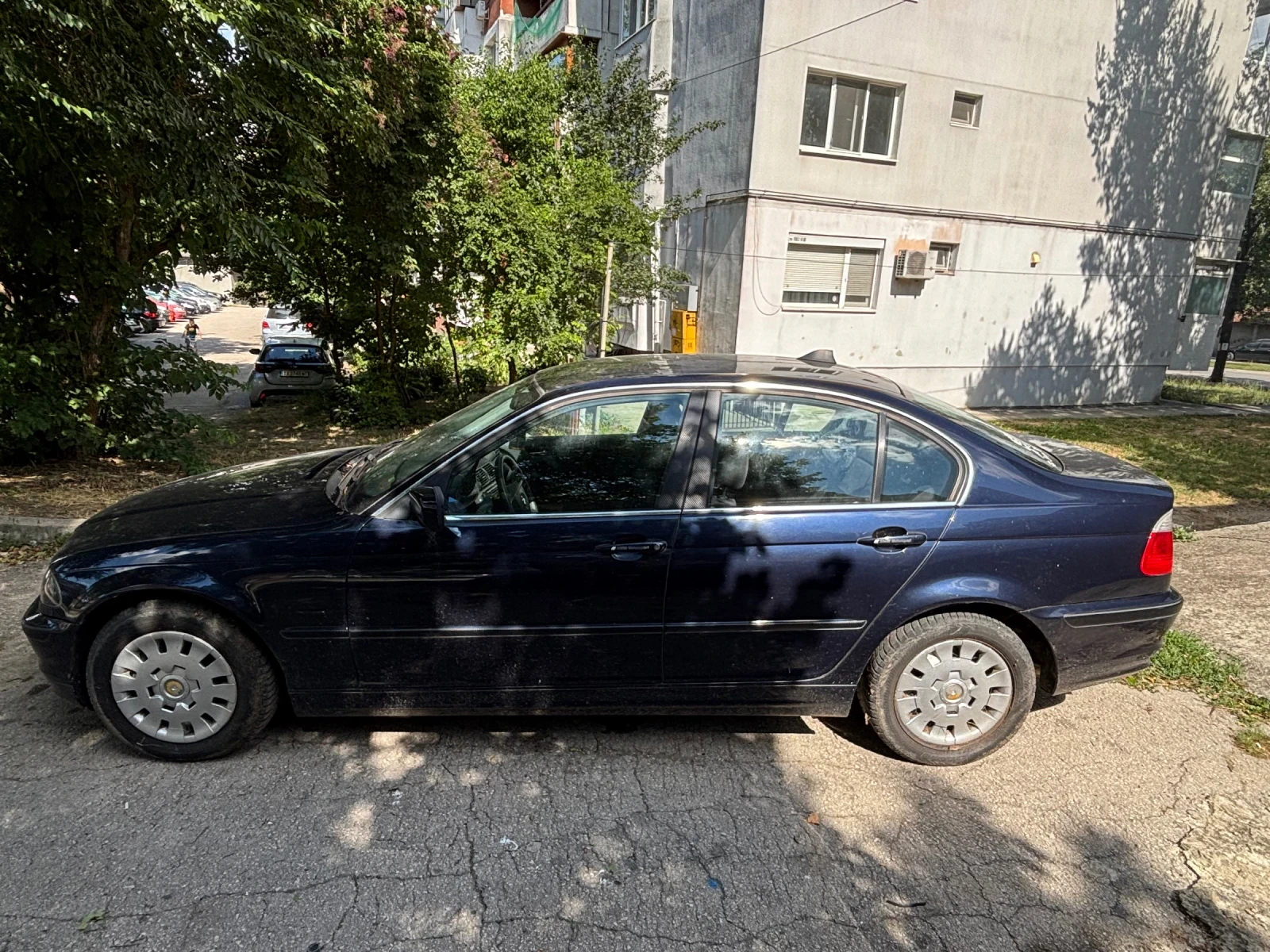BMW 320, снимка 4 - Автомобили и джипове - 55423779