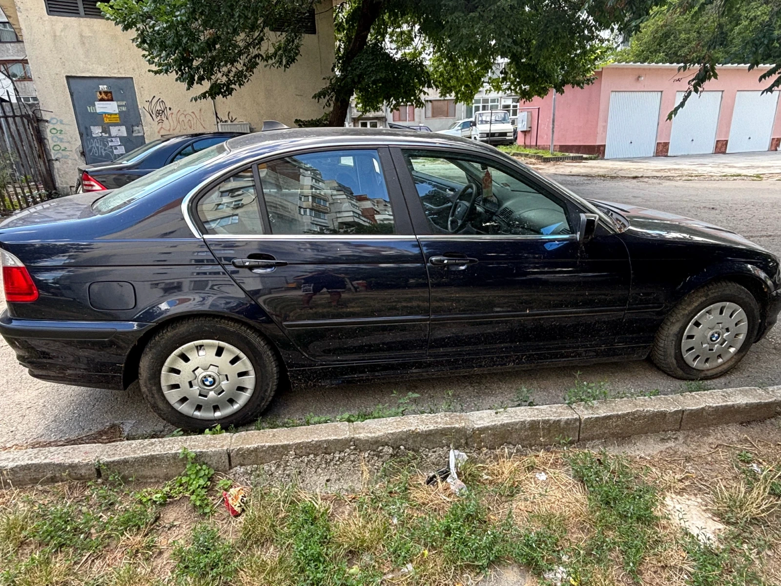 BMW 320, снимка 3 - Автомобили и джипове - 55423779