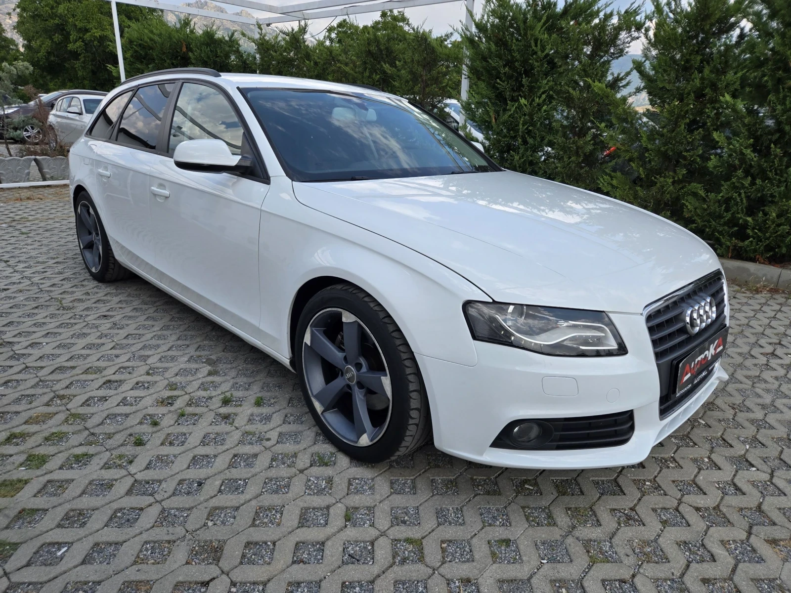 Audi A4 2.0TDI-143кс= АВТОМАТ= LED= BLIND= LINE= NAVI, снимка 2 - Автомобили и джипове - 55590493