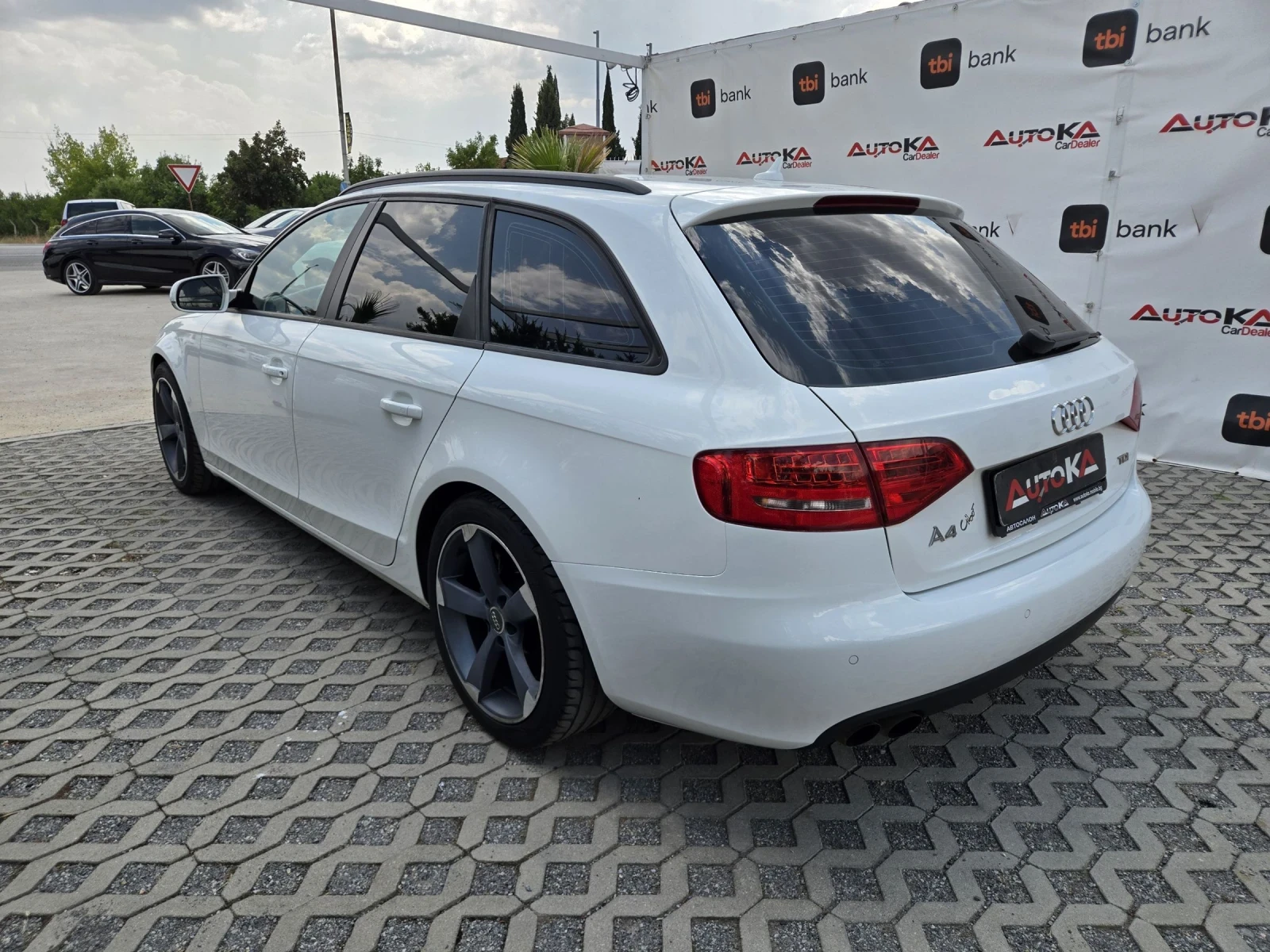 Audi A4 2.0TDI-143кс= АВТОМАТ= LED= BLIND= LINE= NAVI, снимка 5 - Автомобили и джипове - 55590493