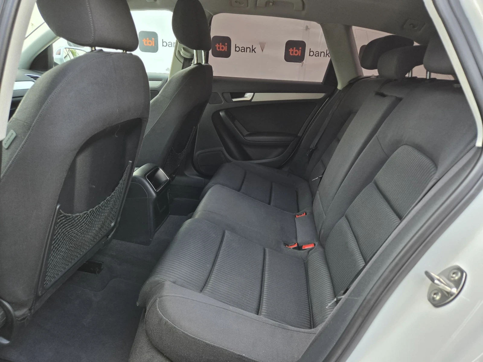 Audi A4 2.0TDI-143кс= АВТОМАТ= LED= BLIND= LINE= NAVI, снимка 9 - Автомобили и джипове - 55590493